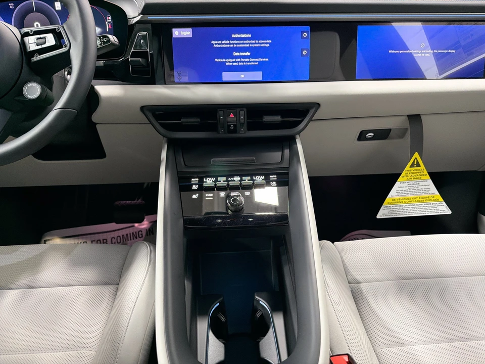 2026 Porsche Macan Electric - Image 20 of 31