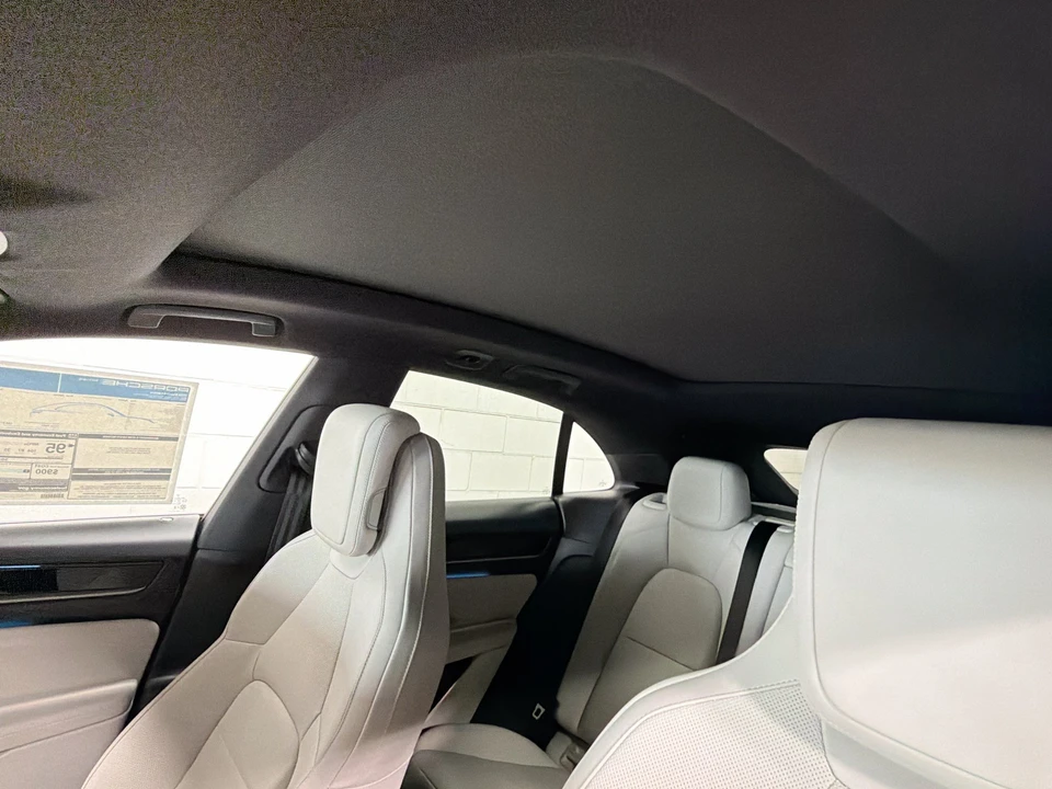 2026 Porsche Macan Electric - Image 27 of 31