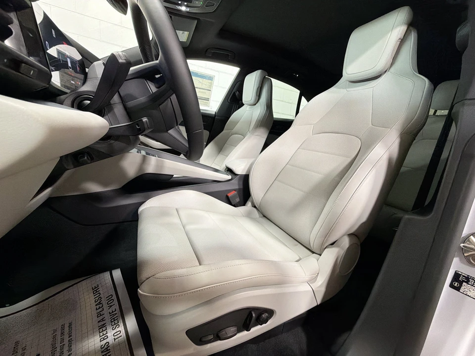 2026 Porsche Macan Electric - Image 5 of 31