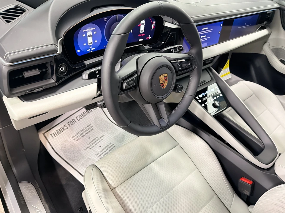 2026 Porsche Macan Electric - Image 4 of 31