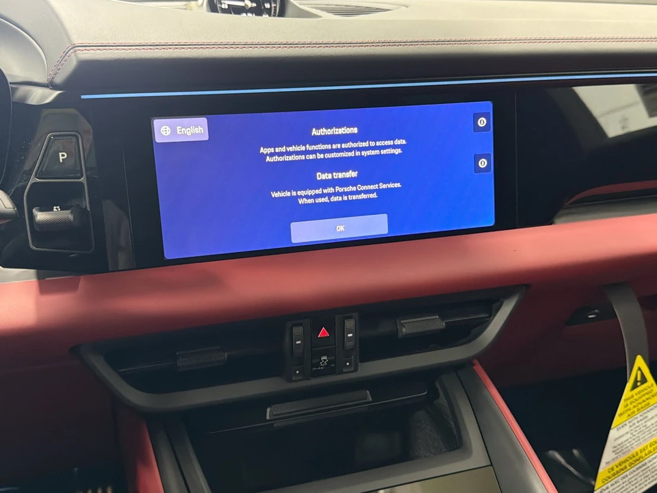 2026 Porsche Macan Electric - Image 28 of 31