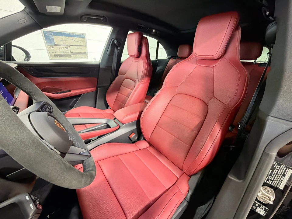 2026 Porsche Macan Electric - Image 5 of 31