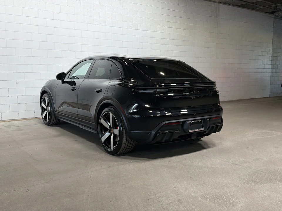 2026 Porsche Macan Electric - Image 3 of 31