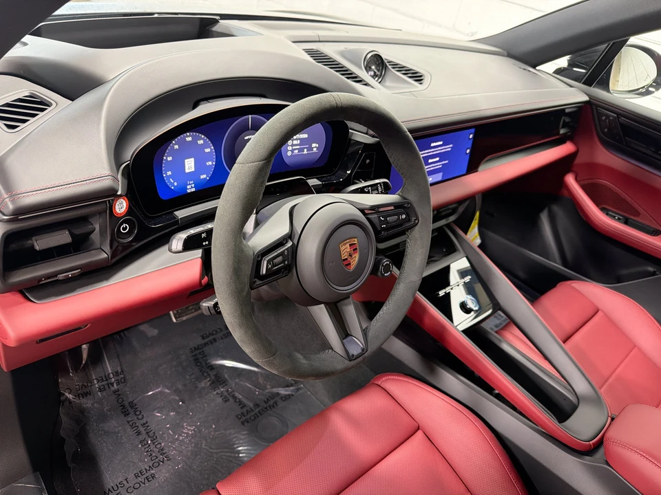 2026 Porsche Macan Electric - Image 4 of 31