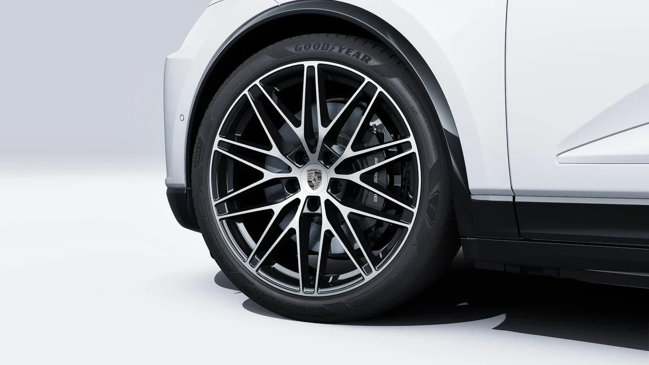 2026 Porsche Macan Electric - Image 10 of 14