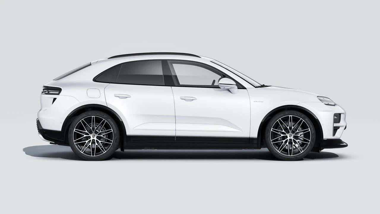 2026 Porsche Macan Electric - Image 6 of 14