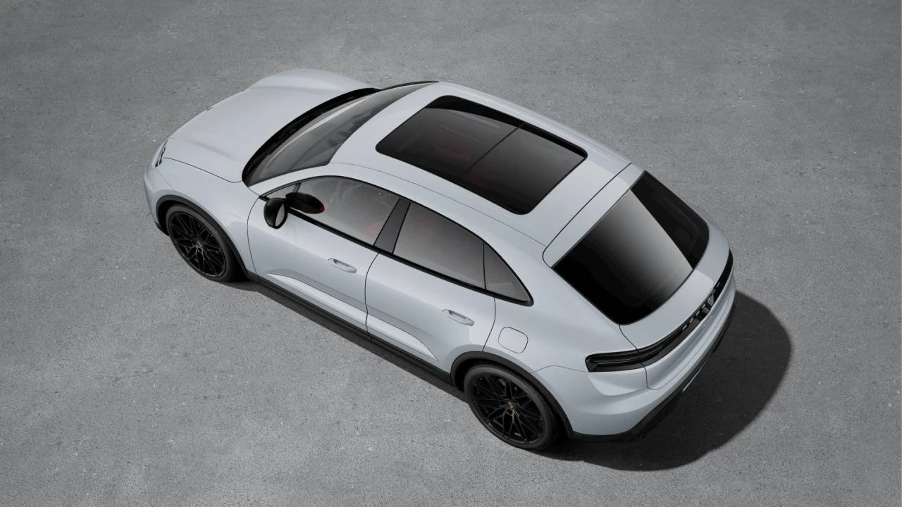 2026 Porsche Macan Electric - Image 4 of 10