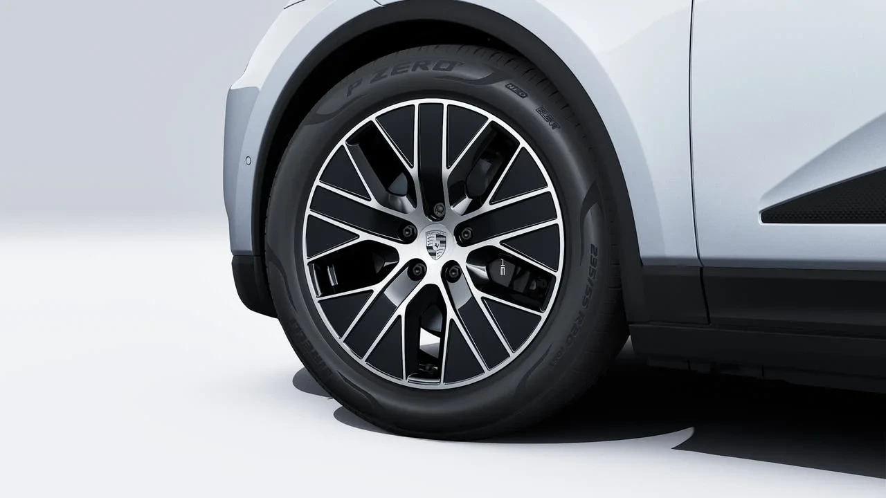 2026 Porsche Macan Electric - Image 10 of 14