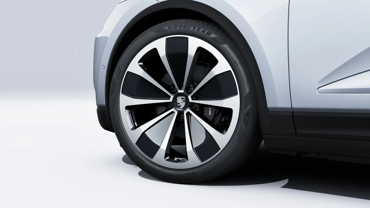 2026 Porsche Macan Electric - Image 10 of 14