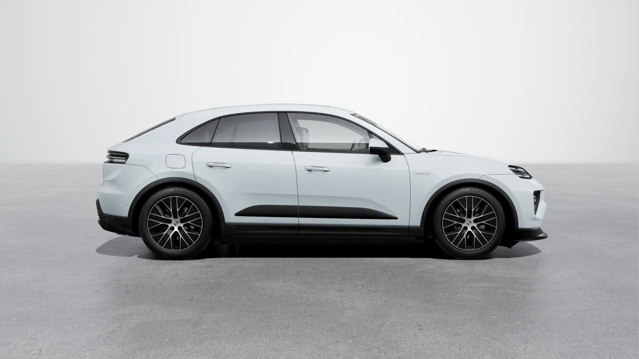 2026 Porsche Macan Electric - Image 6 of 10