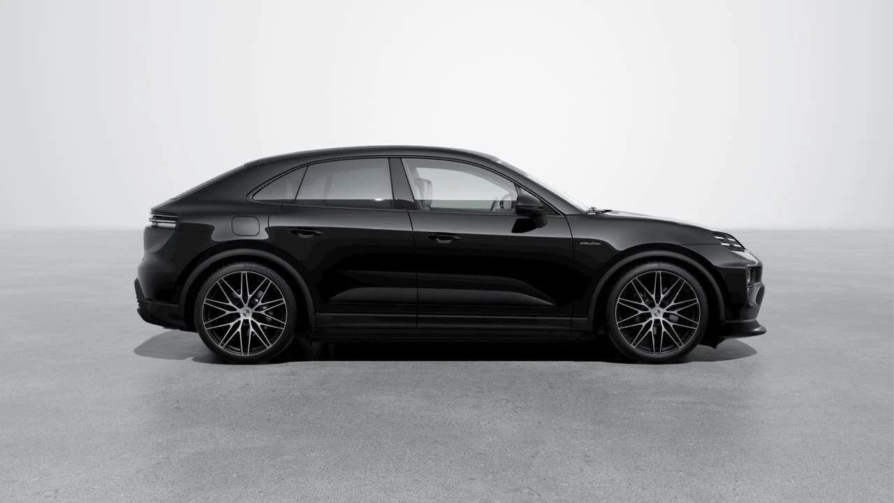 2026 Porsche Macan Electric - Image 6 of 10