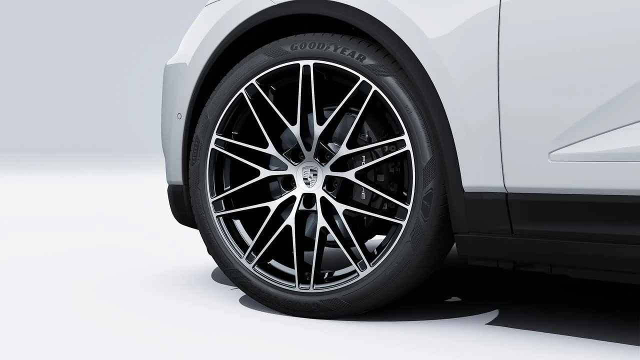 2026 Porsche Macan Electric - Image 10 of 14