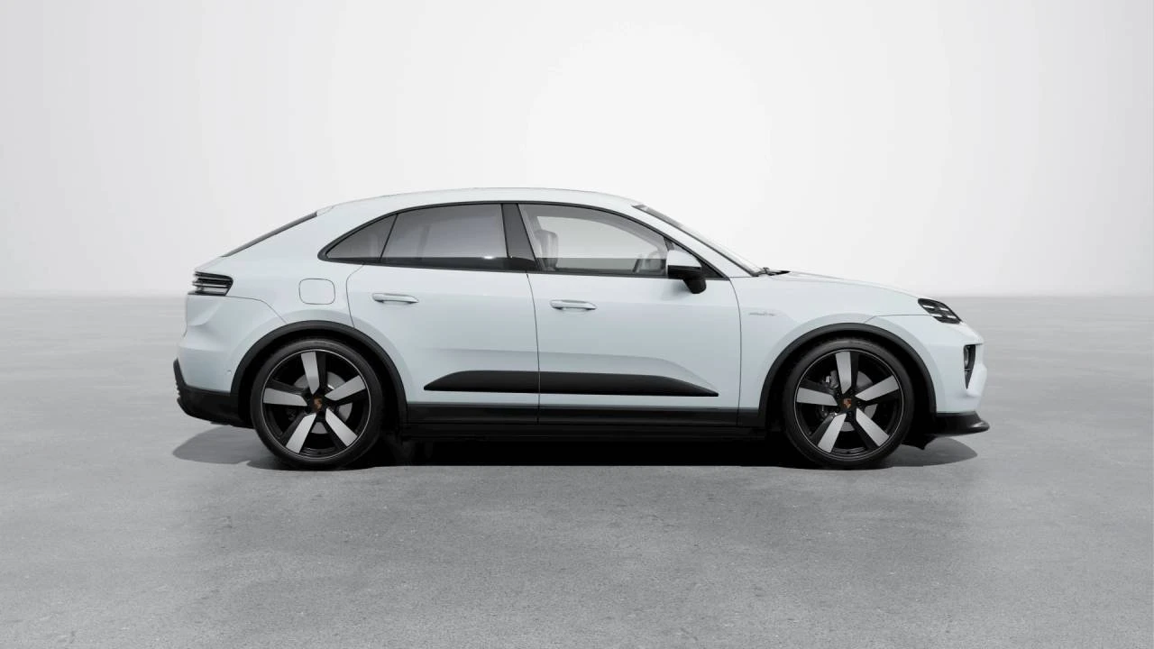 2026 Porsche Macan Electric - Image 6 of 10
