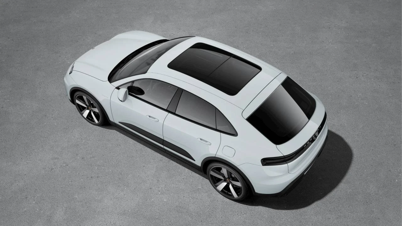 2026 Porsche Macan Electric - Image 4 of 10