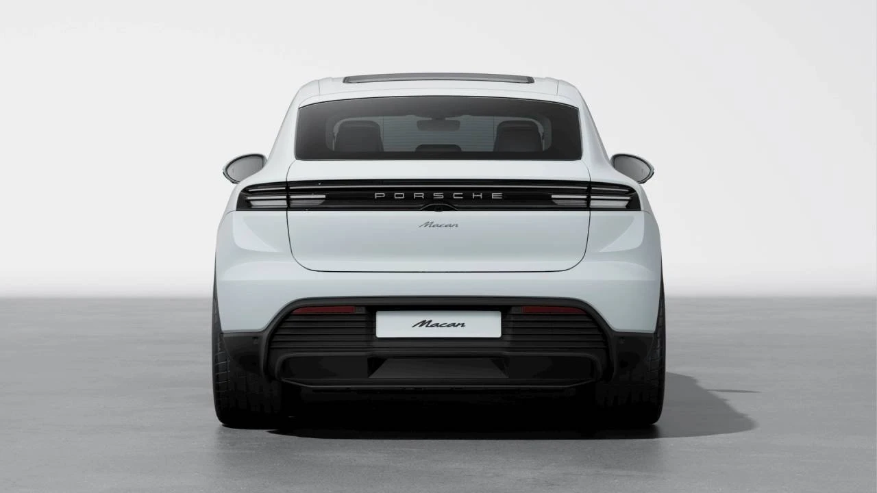 2026 Porsche Macan Electric - Image 7 of 10