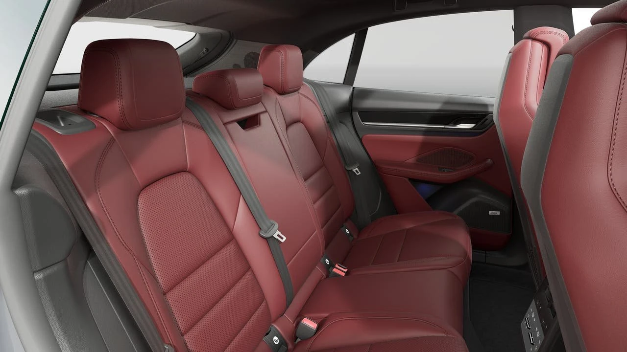 2026 Porsche Macan Electric - Image 13 of 14