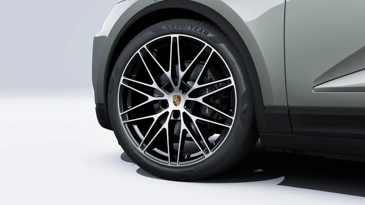 2026 Porsche Macan Electric - Image 10 of 14