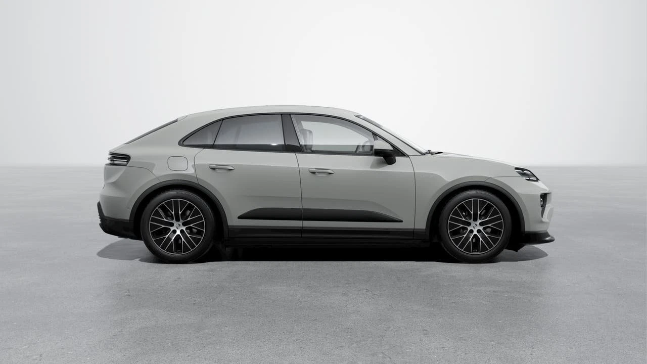2026 Porsche Macan Electric - Image 6 of 10