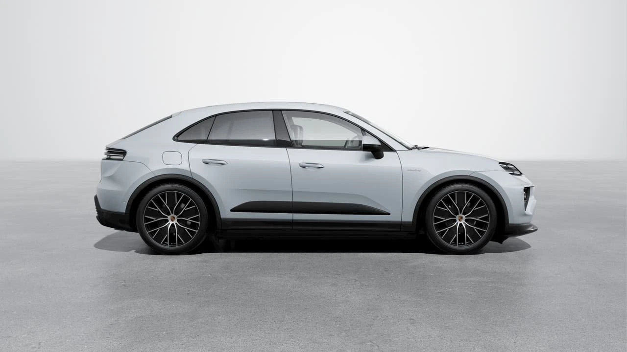 2026 Porsche Macan Electric - Image 6 of 10