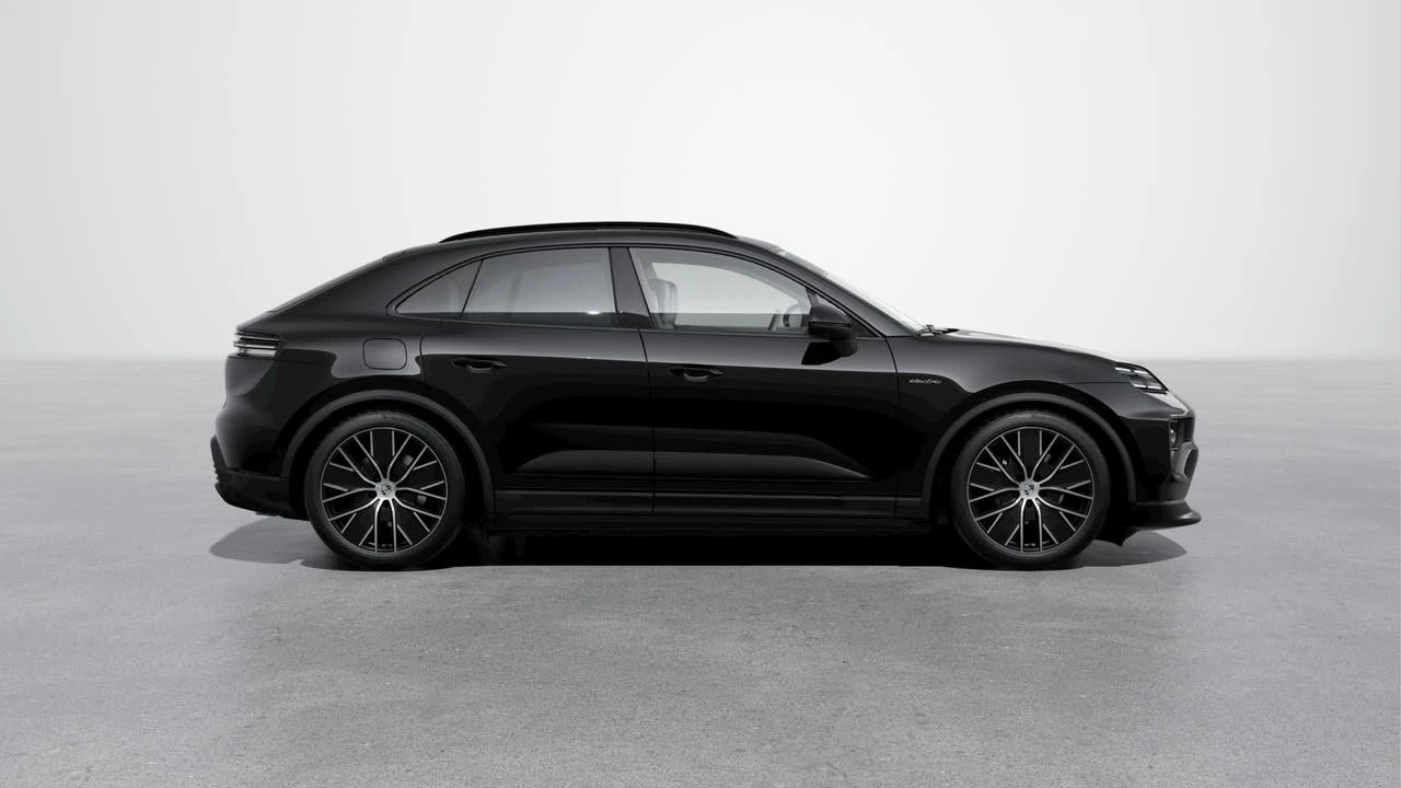 2026 Porsche Macan Electric - Image 6 of 10