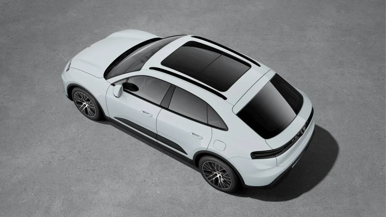 2026 Porsche Macan Electric - Image 4 of 10