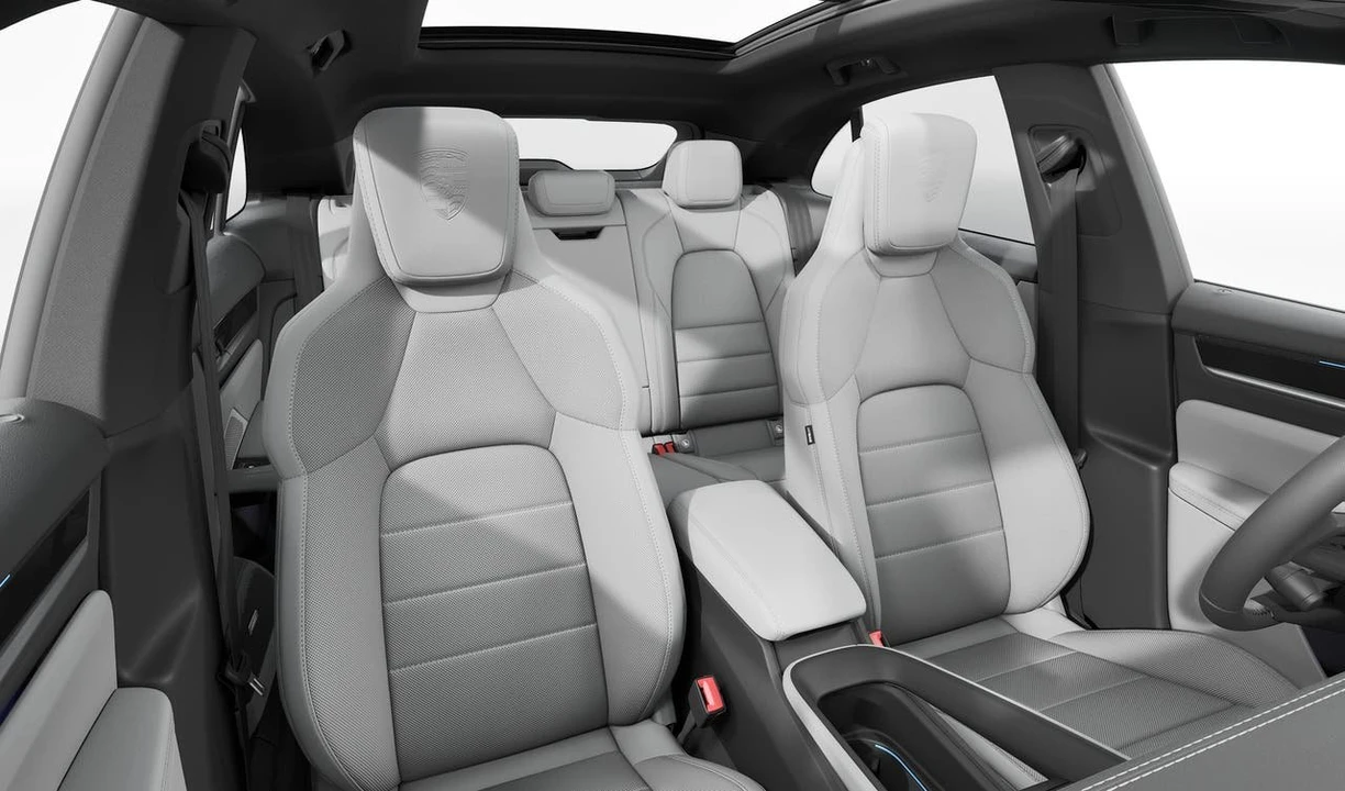 2026 Porsche Macan Electric - Image 12 of 14