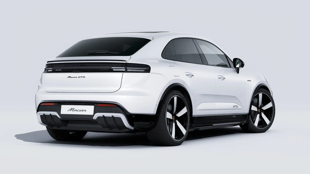 2026 Porsche Macan GTS - Image 9 of 14