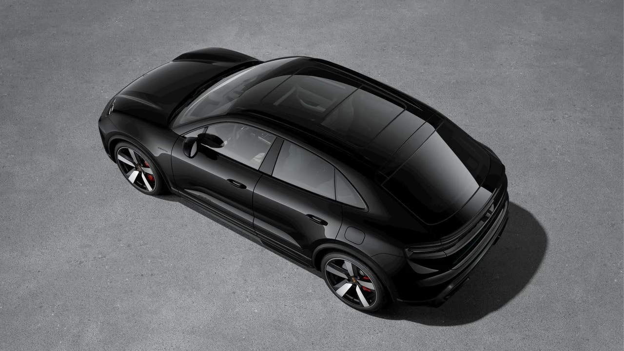 2026 Porsche Macan GTS - Image 4 of 10