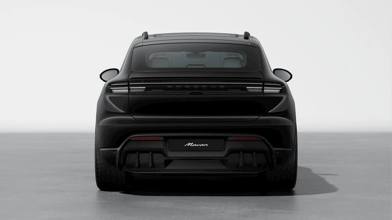 2026 Porsche Macan GTS - Image 7 of 10