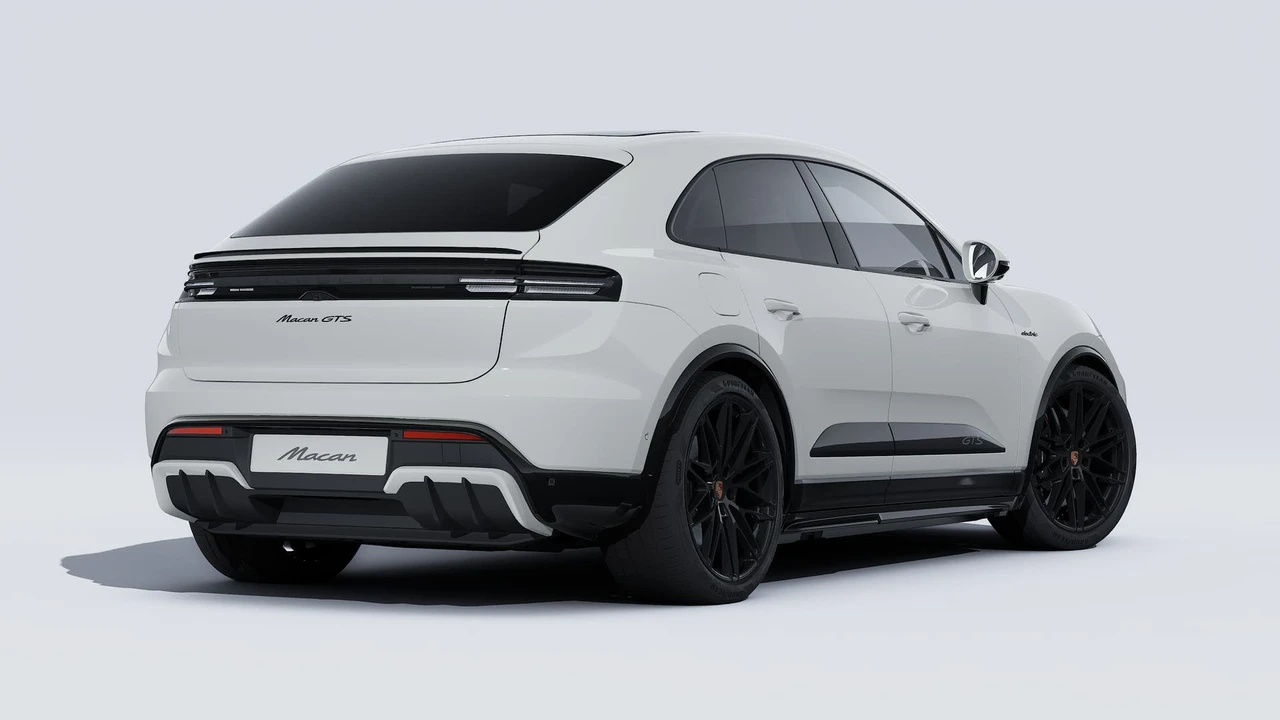 2026 Porsche Macan GTS - Image 9 of 14