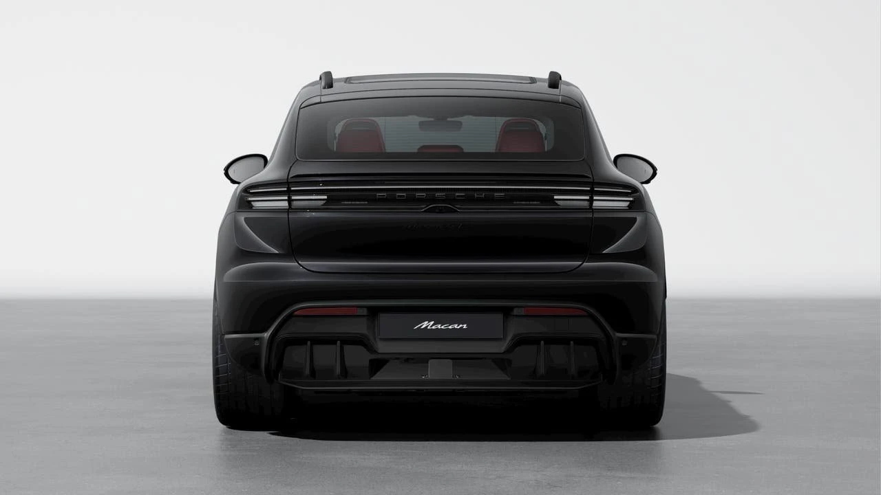 2026 Porsche Macan GTS - Image 7 of 10
