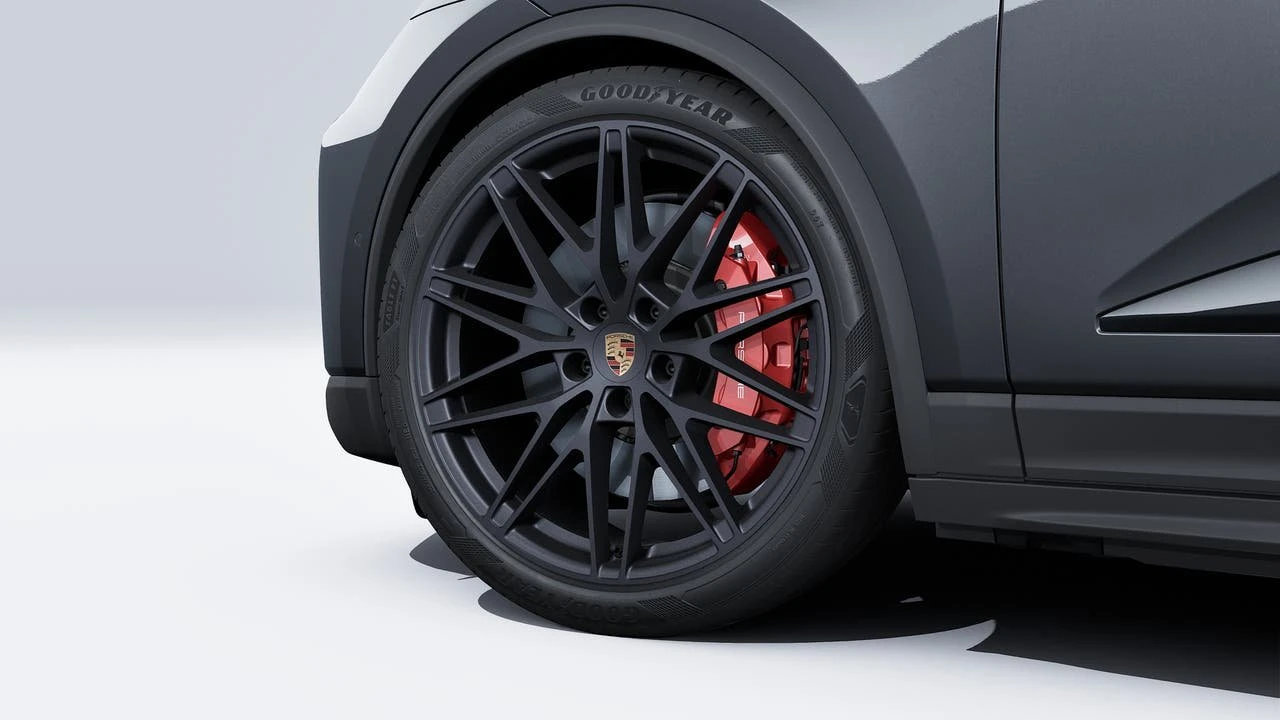 2026 Porsche Macan GTS - Image 10 of 14