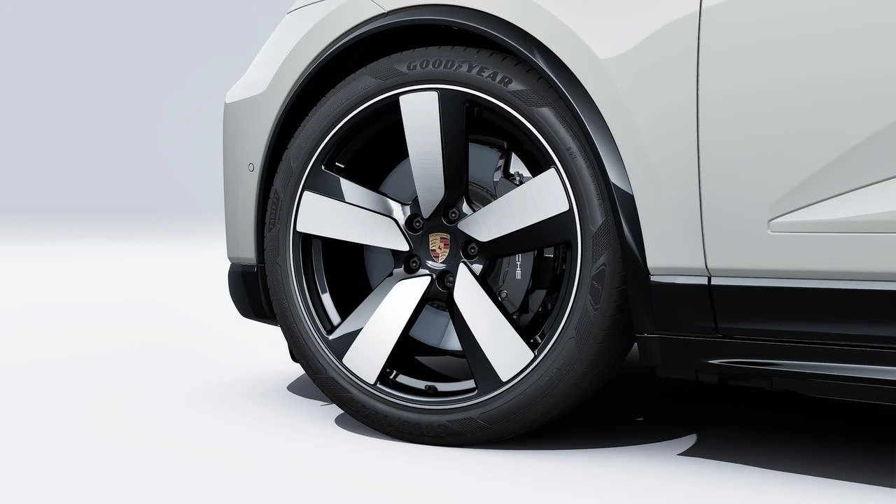 2026 Porsche Macan Electric - Image 10 of 14