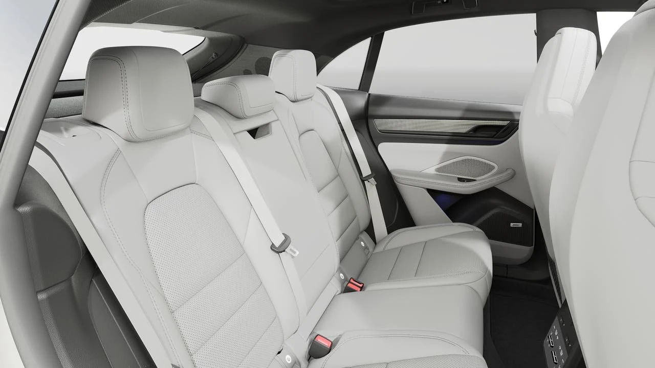 2026 Porsche Macan Electric - Image 13 of 14