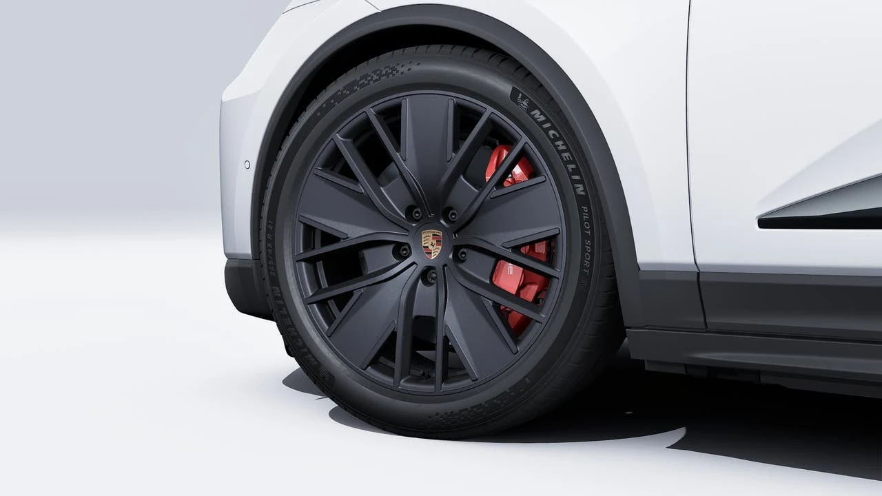 2026 Porsche Macan GTS - Image 10 of 14