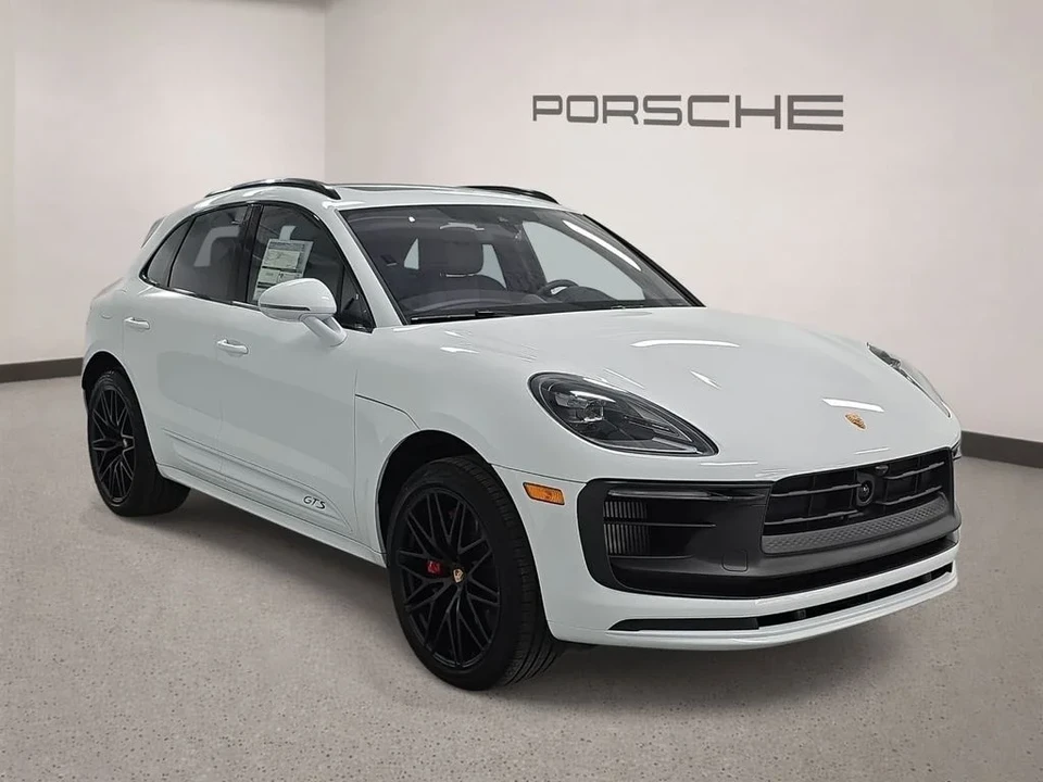 2026 Porsche Macan GTS - Image 8 of 31