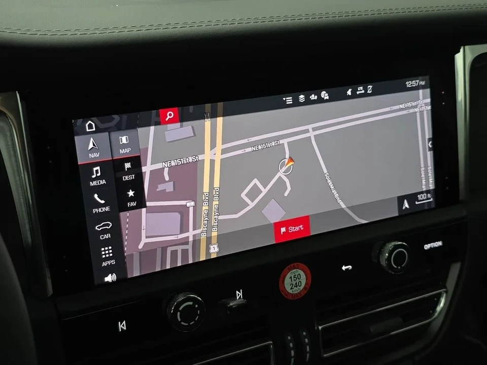 2026 Porsche Macan GTS - Image 17 of 31