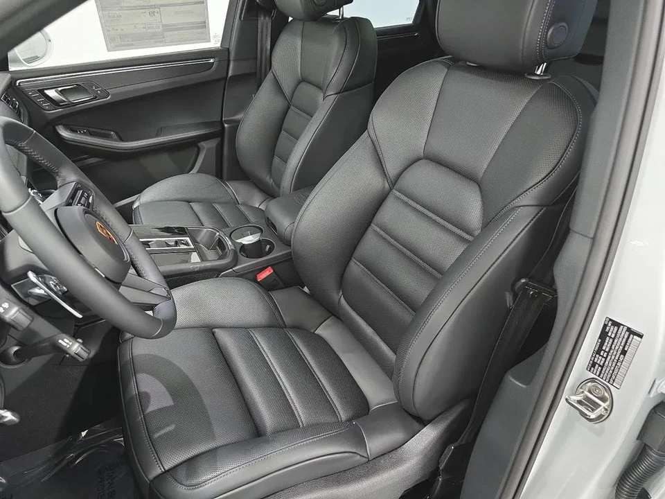 2026 Porsche Macan GTS - Image 5 of 31