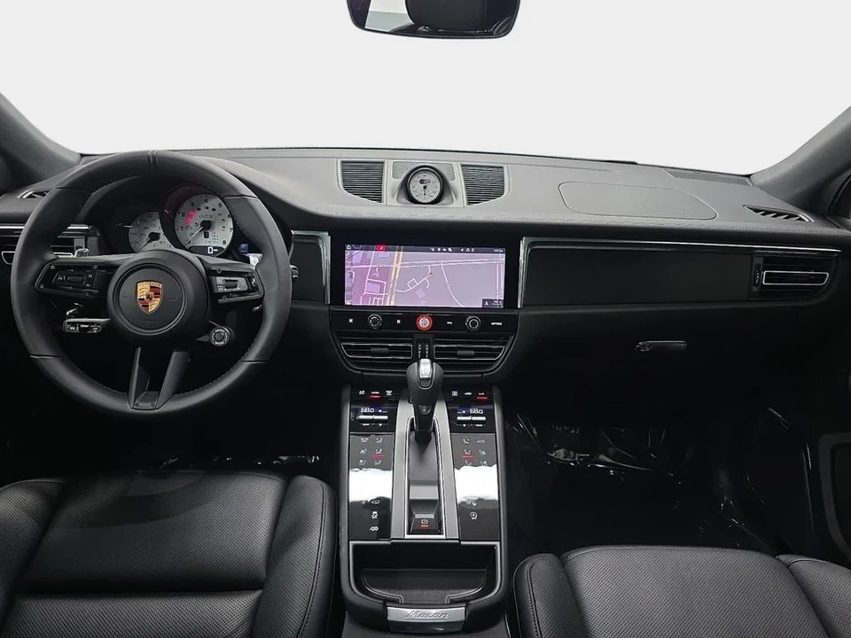 2026 Porsche Macan GTS - Image 12 of 31