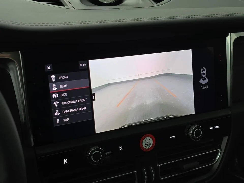 2026 Porsche Macan GTS - Image 18 of 31