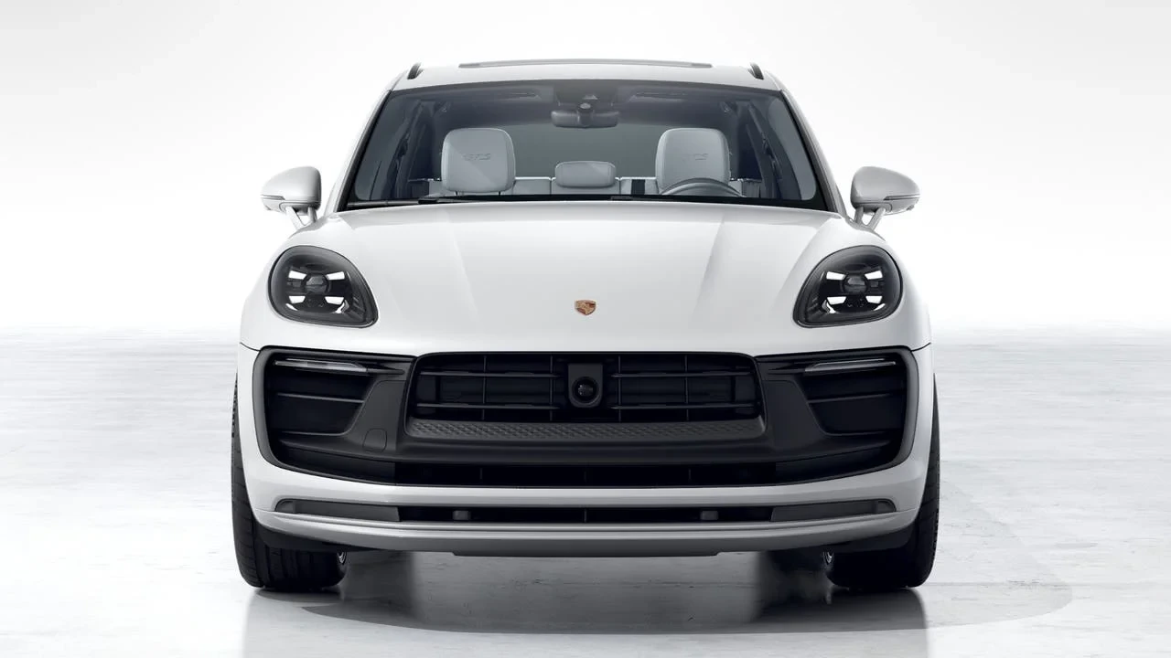 2026 Porsche Macan - Image 8 of 10