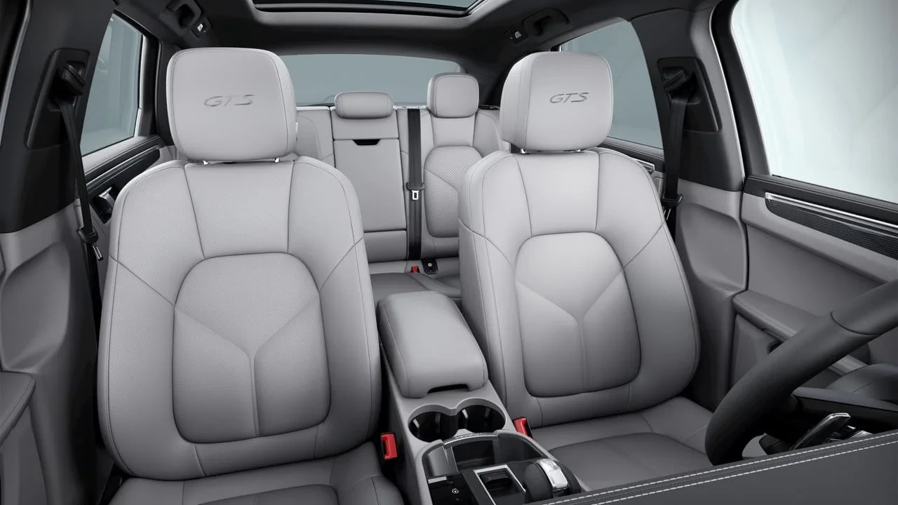 2026 Porsche Macan - Image 10 of 10