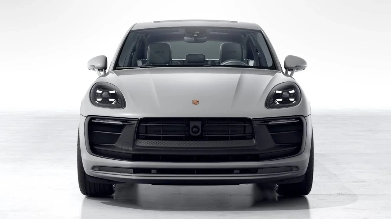 2026 Porsche Macan GTS - Image 8 of 10