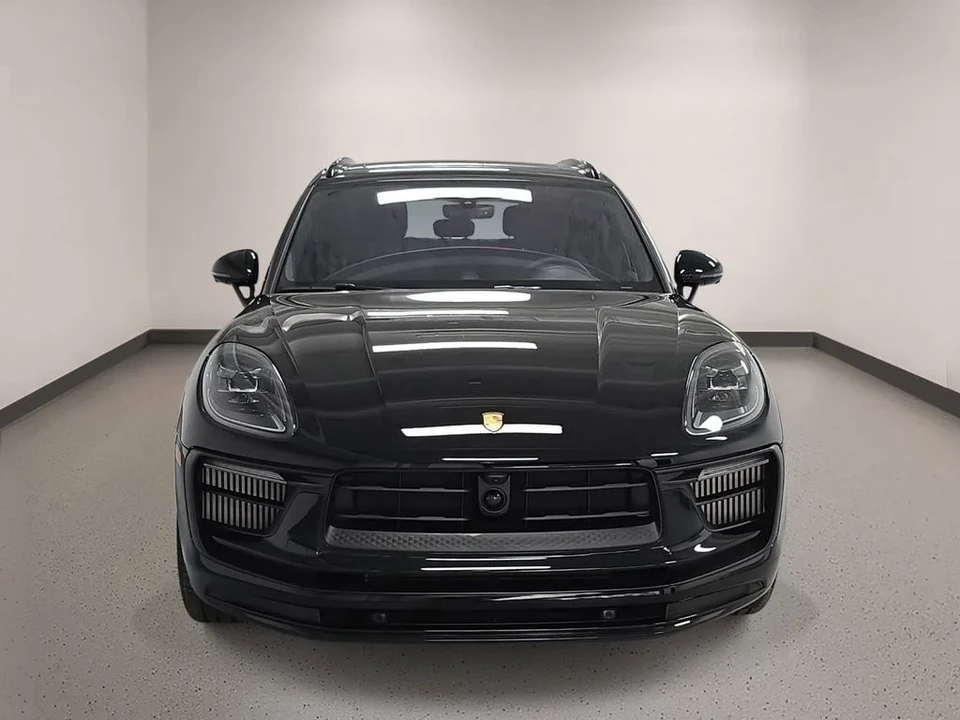 2026 Porsche Macan GTS - Image 9 of 30