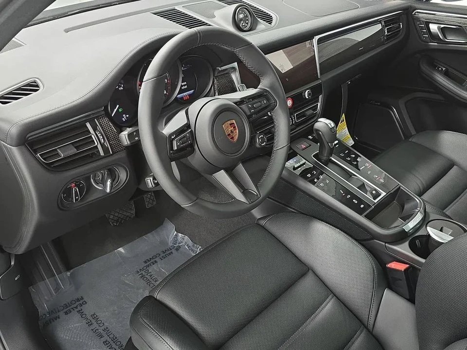 2026 Porsche Macan GTS - Image 4 of 30
