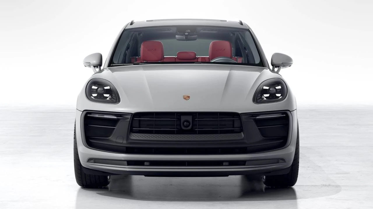 2026 Porsche Macan GTS - Image 8 of 10