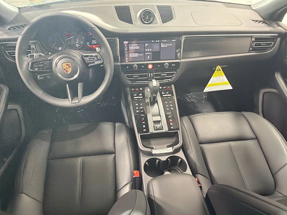 2026 Porsche Macan GTS - Image 16 of 31