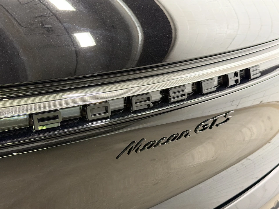 2026 Porsche Macan GTS - Image 12 of 31