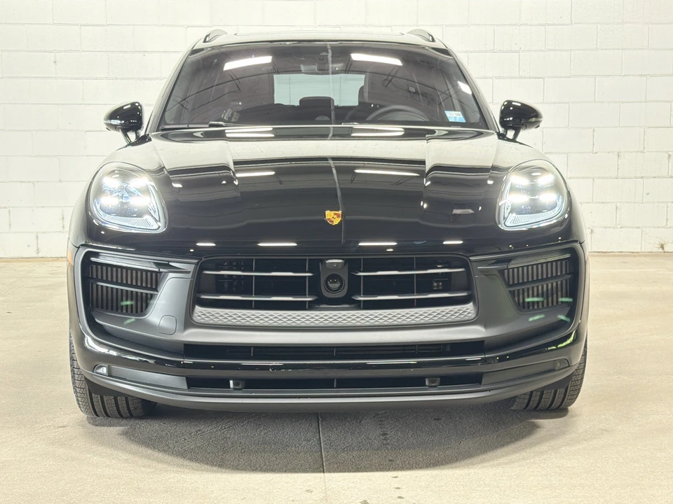 2026 Porsche Macan GTS - Image 9 of 31
