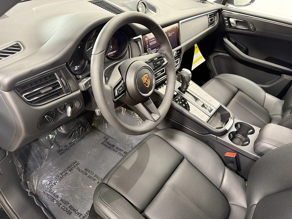 2026 Porsche Macan GTS - Image 4 of 31